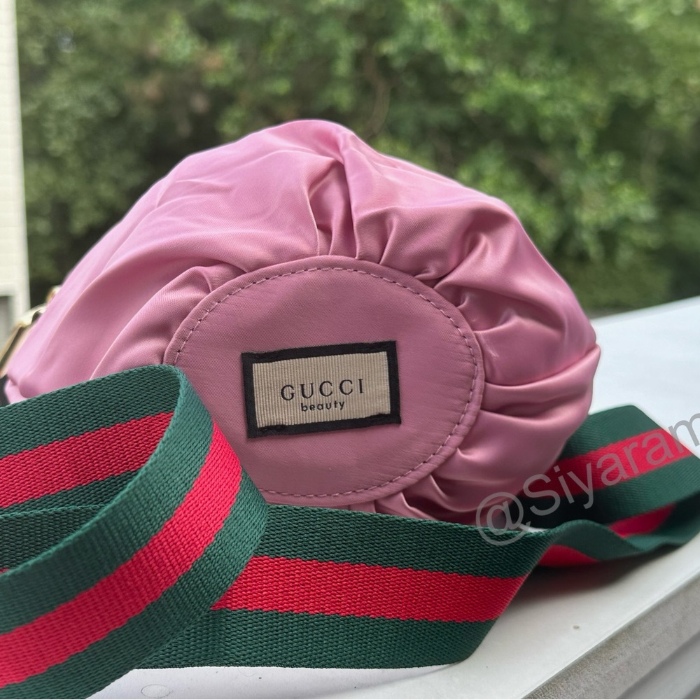 New Gucci drawstring closure bucket bag